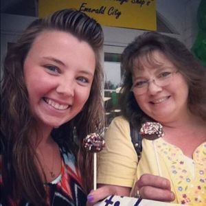 Meet your Posher, Nina